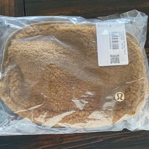 Lululemon belt bag fleece